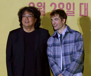 Bong Joon-ho and Robert Pattinson in South Korea for "Mickey 17"