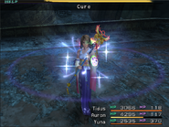 Юна накладывает заклинание Cure в Final Fantasy X.