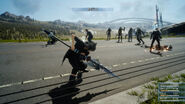 Noctis prestes a usar o seu ataque especial Thrust Spiral.