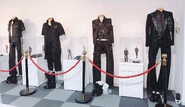 FFXV-Party-Clothes-Yokohama-Doll-Museum.png (934 KB) The party's attires on display in Yokohama Doll Museum.