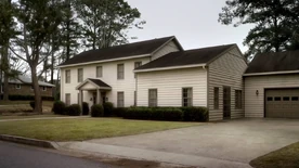 2x01 26 Wilson house