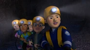 Penny and her tug-of-war team save Sam