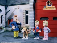 Sarah and James with Sam and Dusty in a promo for Bath Time for Dusty