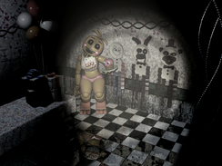 Toy Chica agachada en Party Room 4