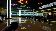 C572C0F1-B134-463D-89B5-E1DD5CE5E795.jpg (105 KB) Una vista della pista da bowling.