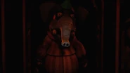 Il costume della mascotte appeso.