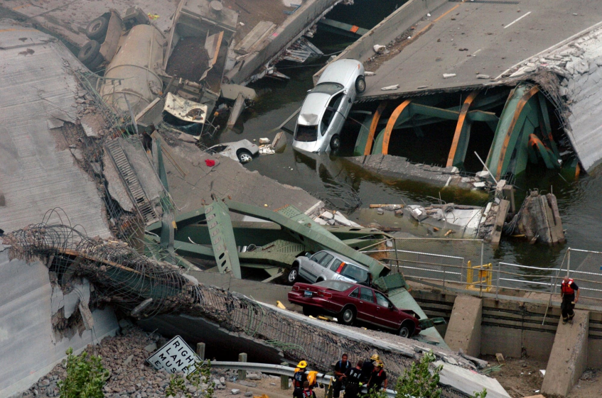 Коллапс сша. Обрушение моста в миннеаполисе 2007. мост в миннеаполисе через миссисипи. 35 w bridge collapse. в сша рухнул мост.