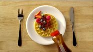 Eggo-homestyle-waffles-toppings-large-2