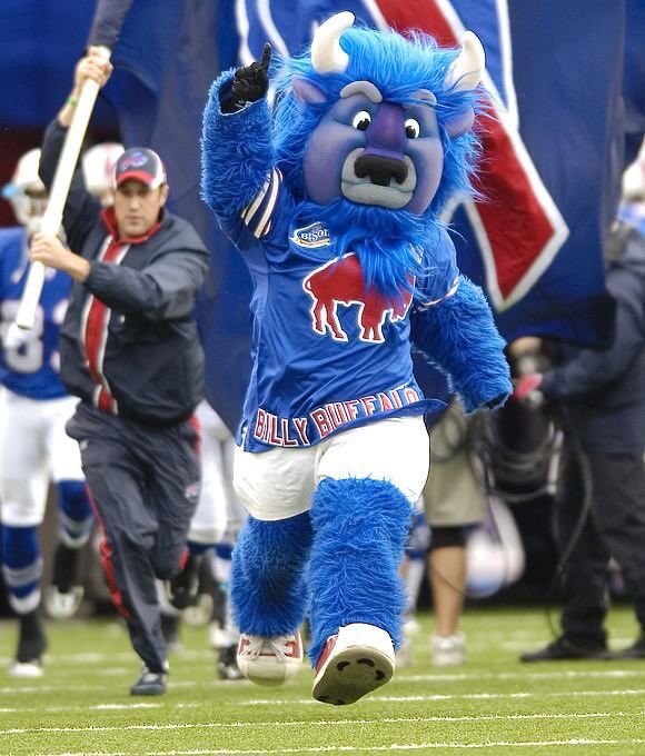 Mascot Billy Buffalo of the Buffalo Bills runs onto the field prior News  Photo - Getty Images