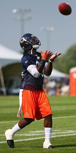 Brendon Ayanbadejo of the Chicago Bears runs down field on kick