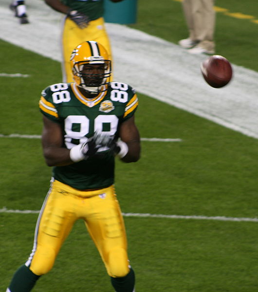 File:2012 Packers vs Giants - B. J. Raji.jpg - Wikipedia