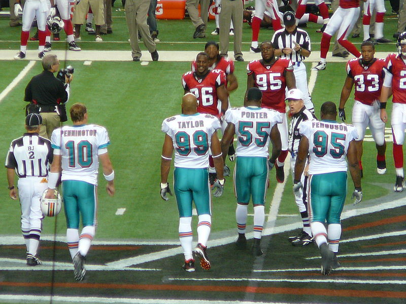 Miami Dolphins linebacker Joey Porter (55) stands on sideline during the  first quarter of a football game Sunday, Oct. 7, 2007 in Houston. (AP  Photo/David J. Phillip Stock Photo - Alamy