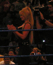 Sable clapping