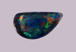 Black opal By Ra'ike (see also: de:Benutzer:Ra'ike) (Own work) GFDL or CC-BY-3.0