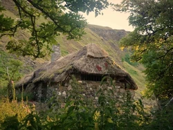 A rear view of the remodelled cottage (courtesy Picfineart).