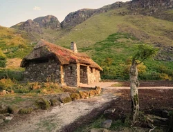 A front view of the remodelled cottage (courtesy Picfineart).