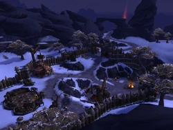 Frisch errichtete Garnison der Horde in Frostwall / Frostfeuergrat