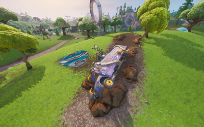 Fortnite Fallen Battle Bus Crashed Battle Bus Poi Fortnite Wiki