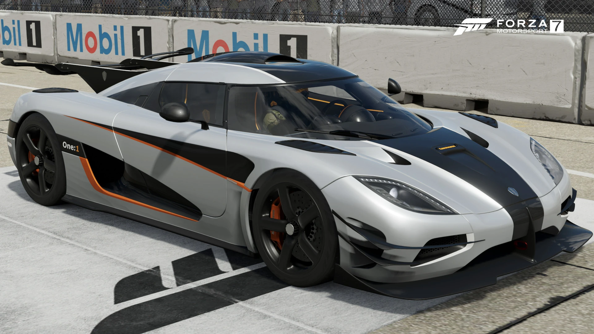 Koenigsegg One:1 thumbnail
