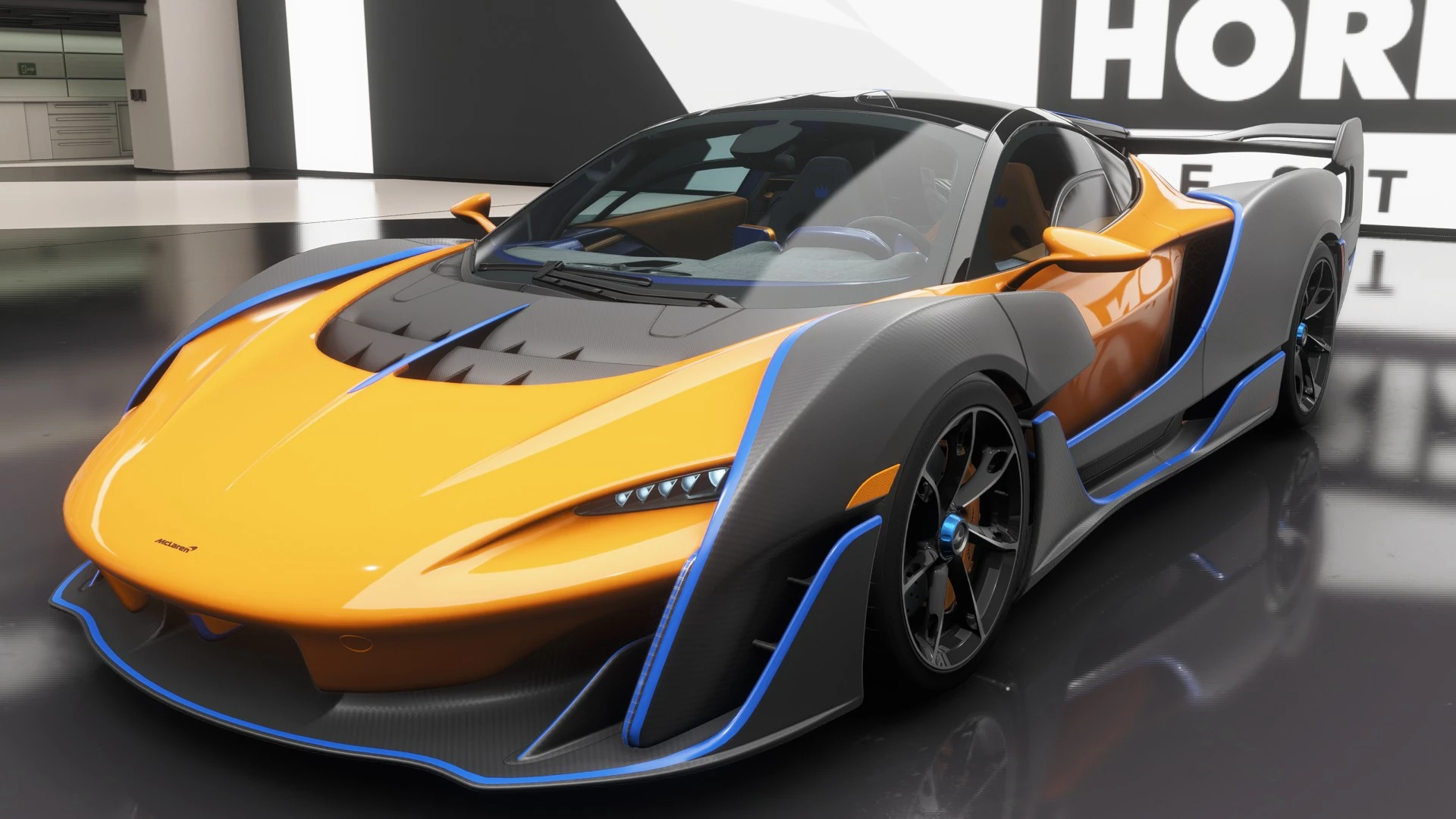 2021 McLaren Sabre - Front