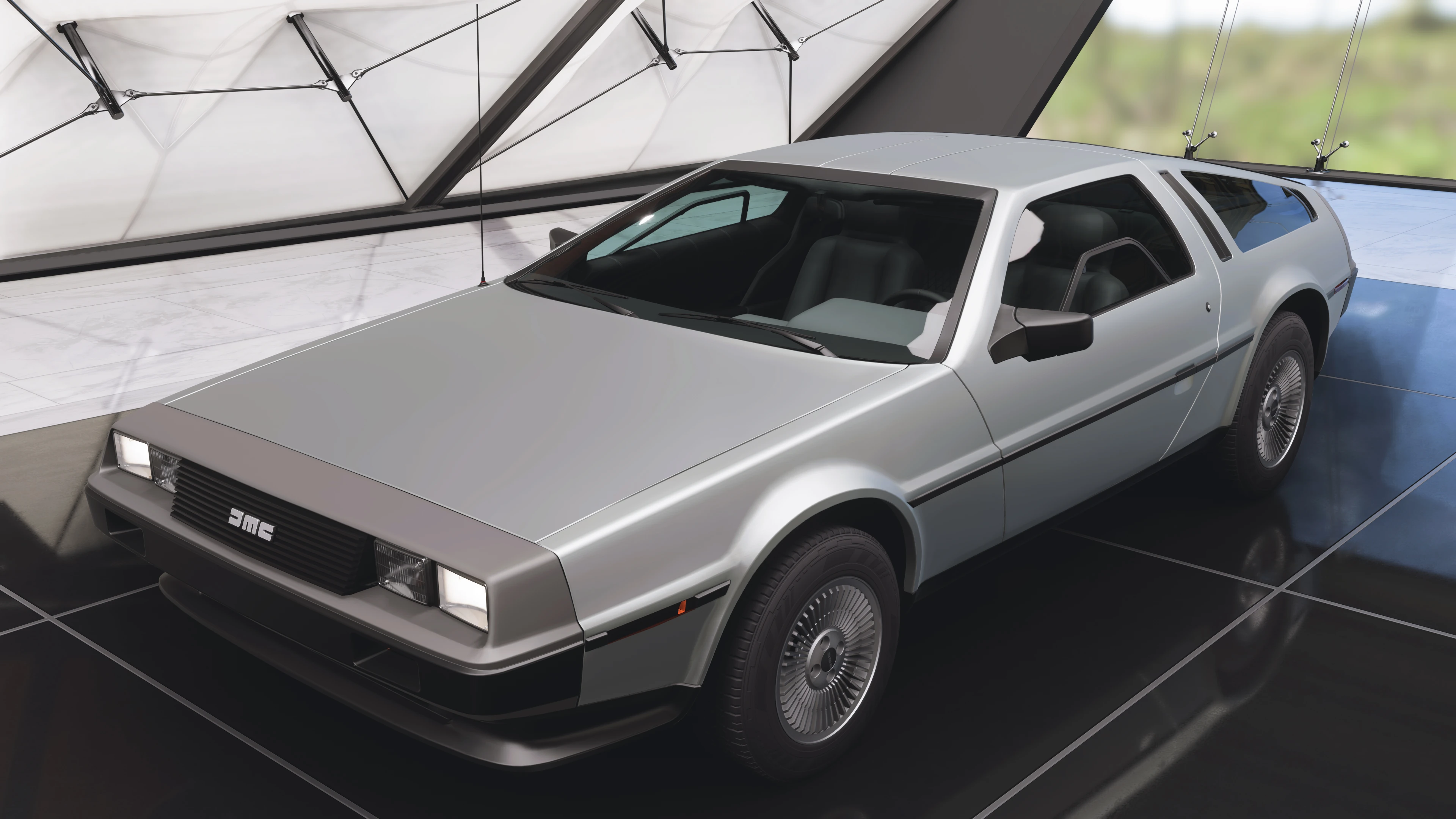 1982 DeLorean DMC-12 - Front