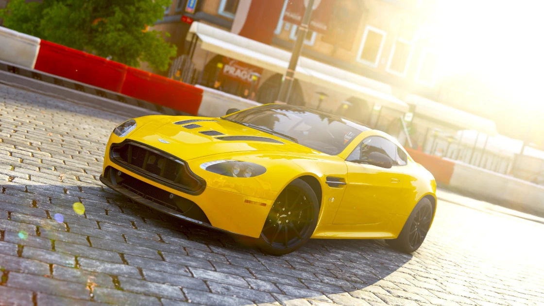 Aston Martin V12 Vantage S Gallery