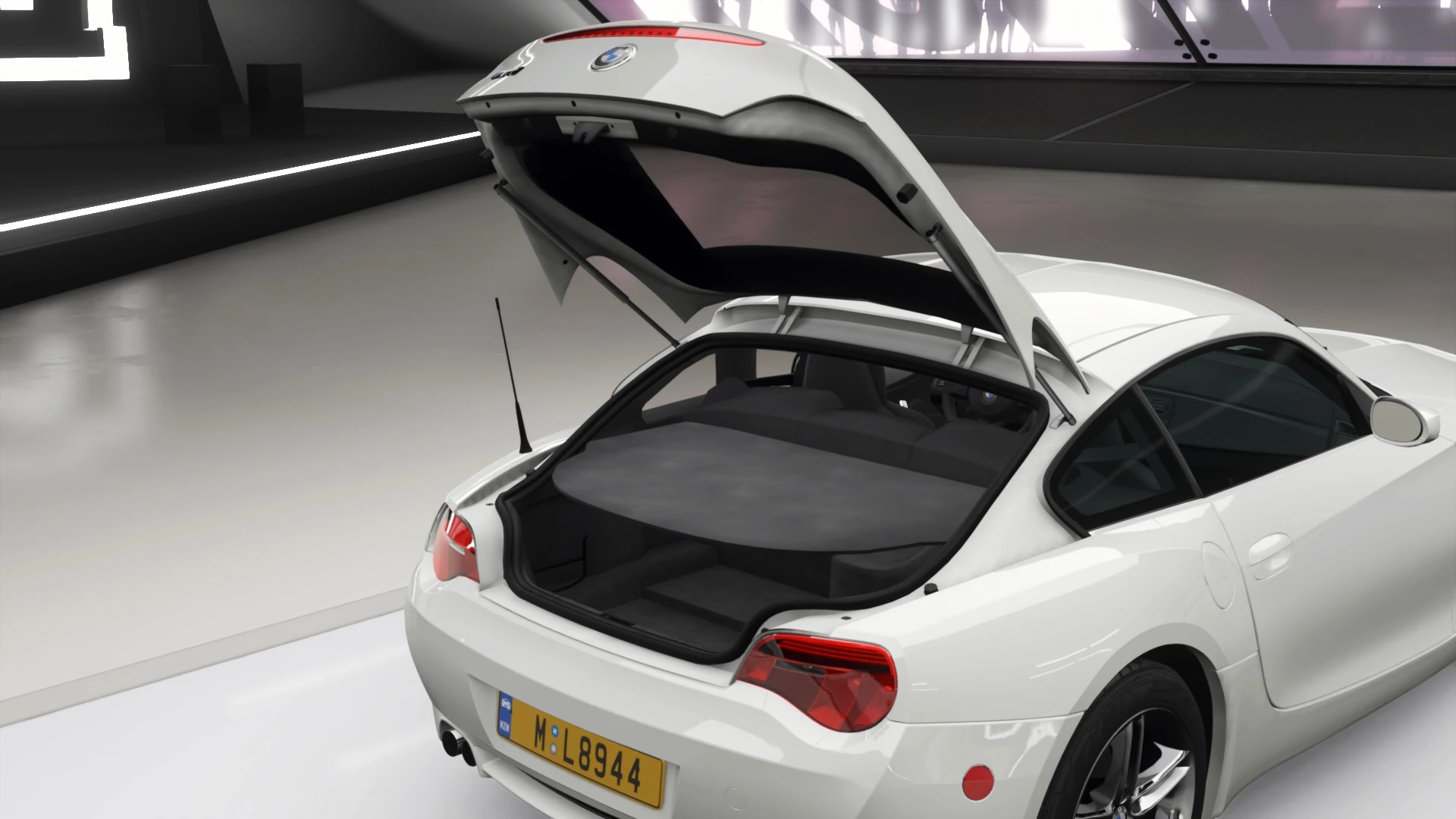 2008 BMW Z4 M Coupé - Trunk