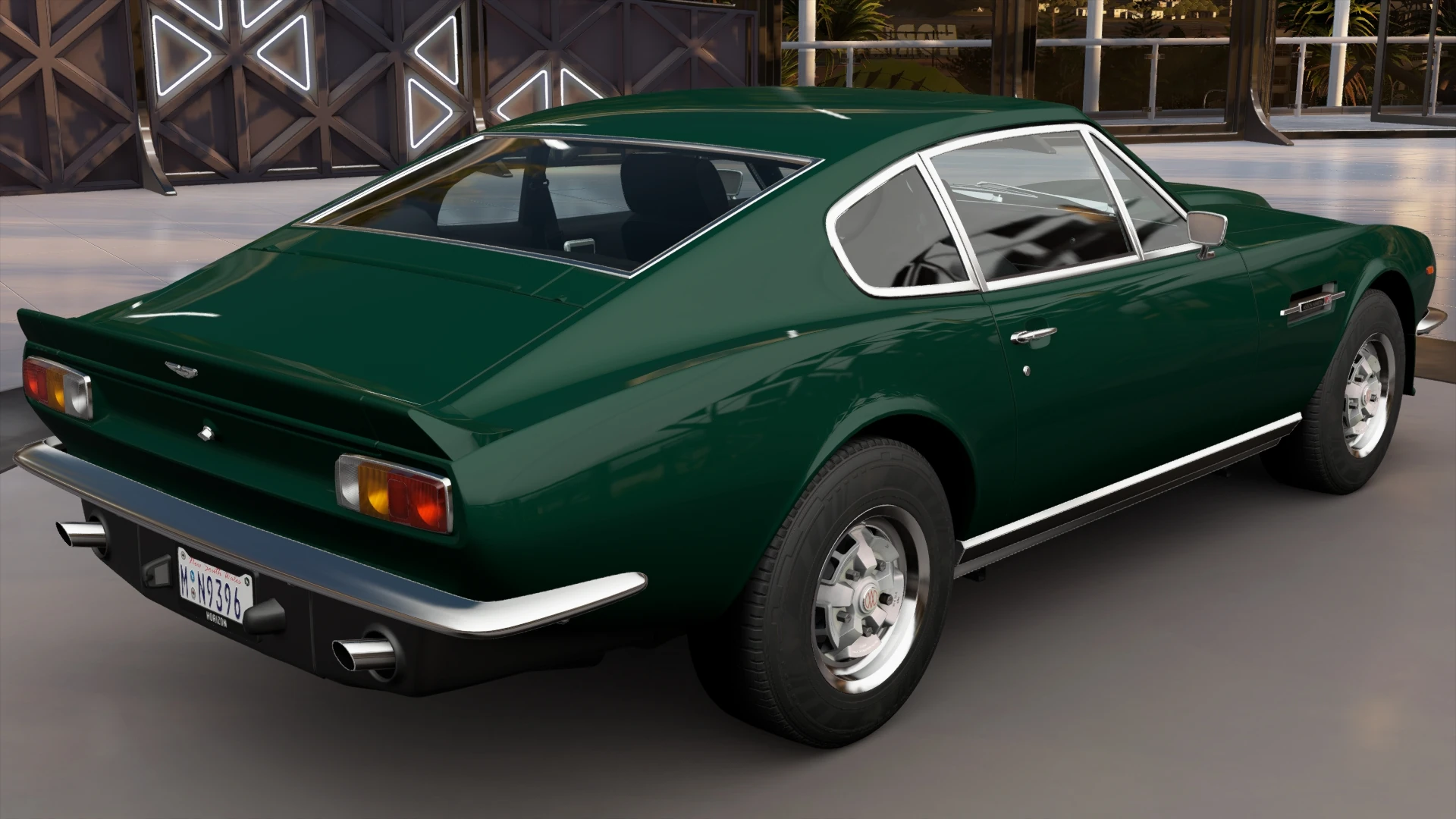 Aston Martin V8 Vantage thumbnail