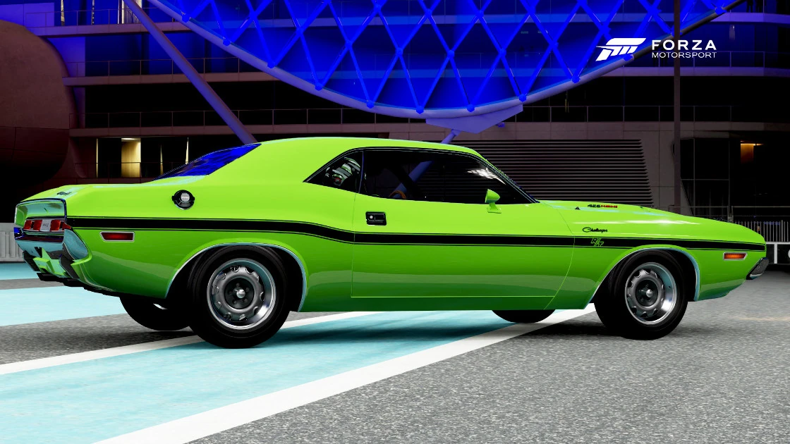 Dodge Challenger R/T thumbnail