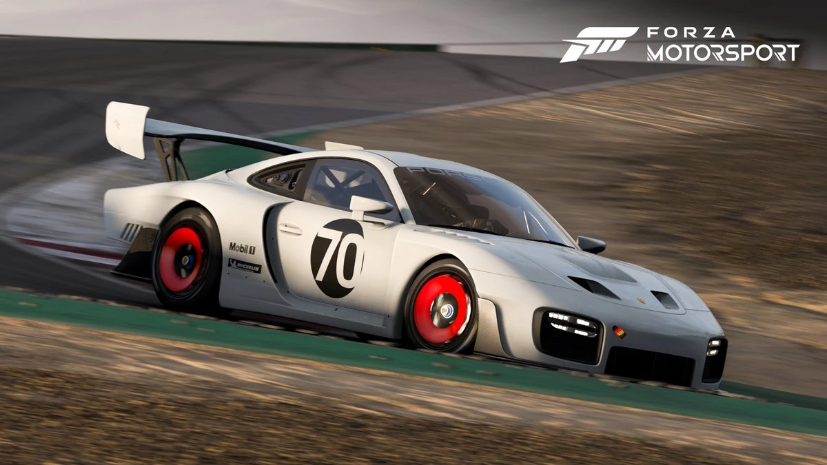 Porsche #70 Porsche Motorsport 935 thumbnail