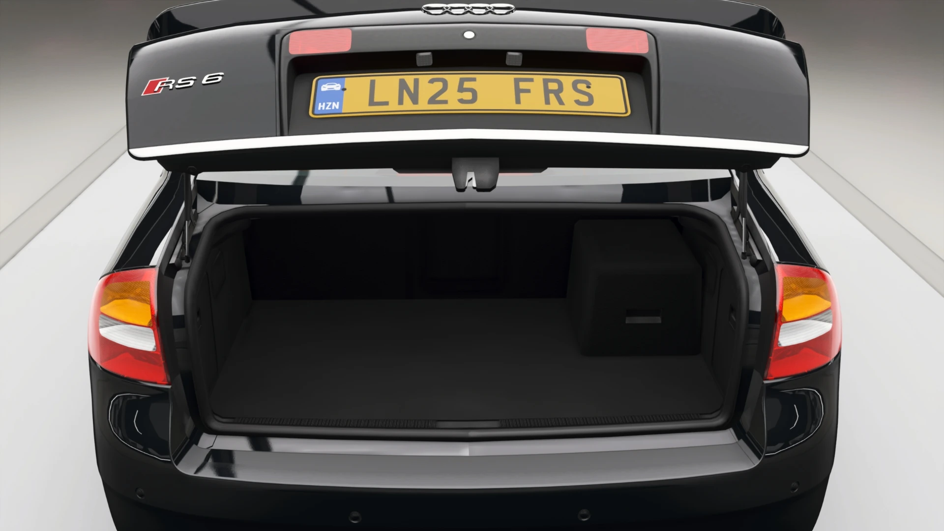2003 Audi RS 6 - Trunk