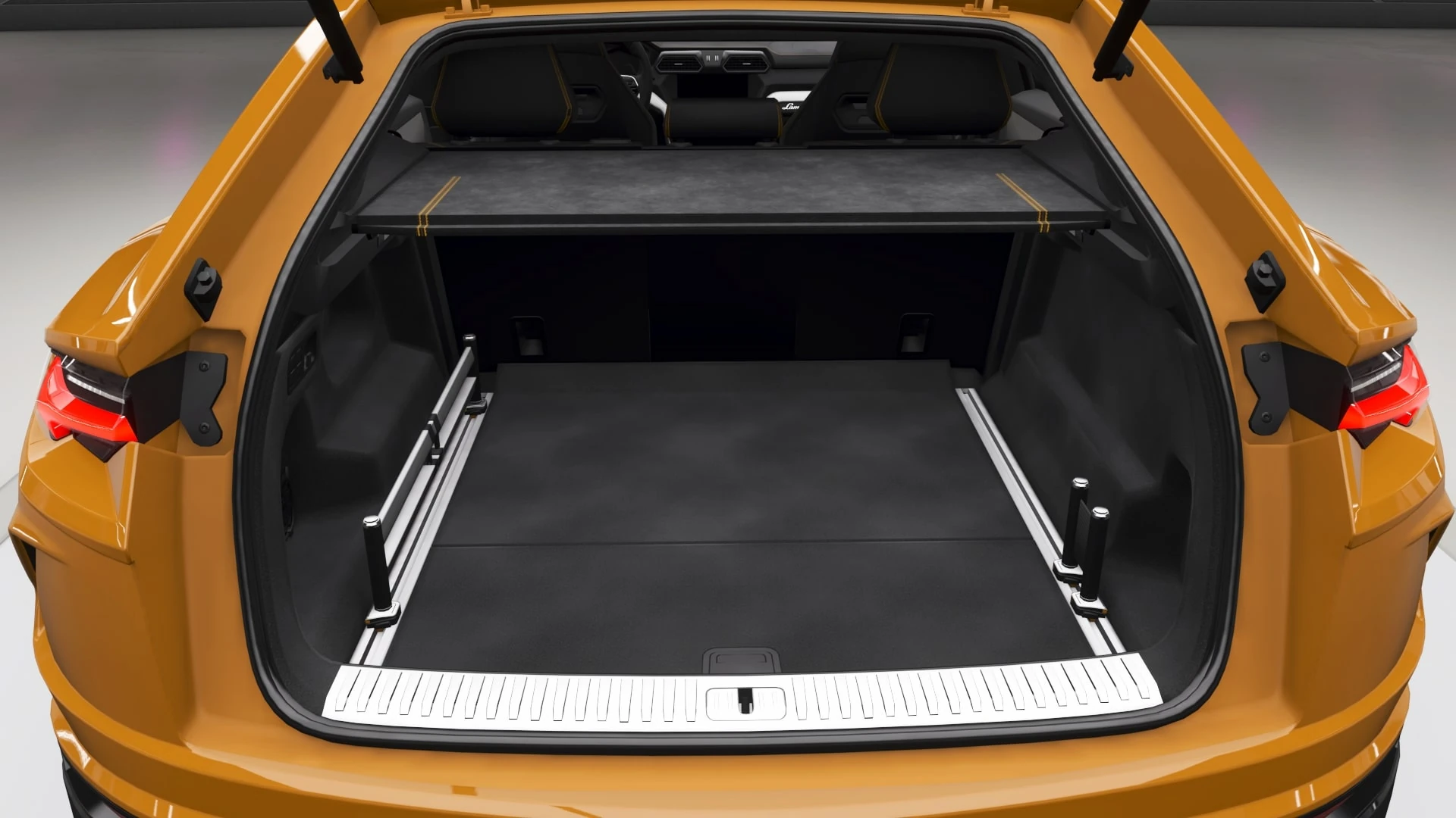 2019 Lamborghini Urus - Trunk