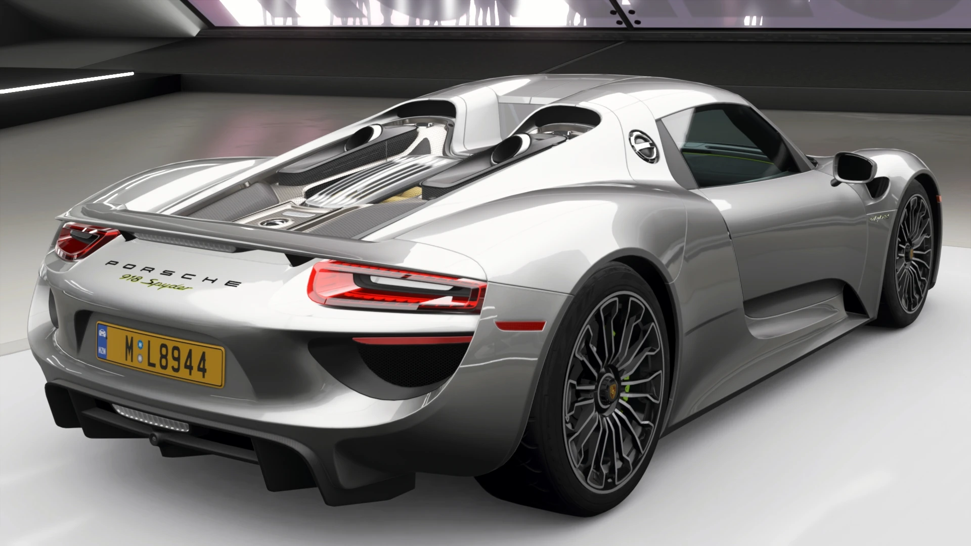2014 Porsche 918 Spyder - Rear