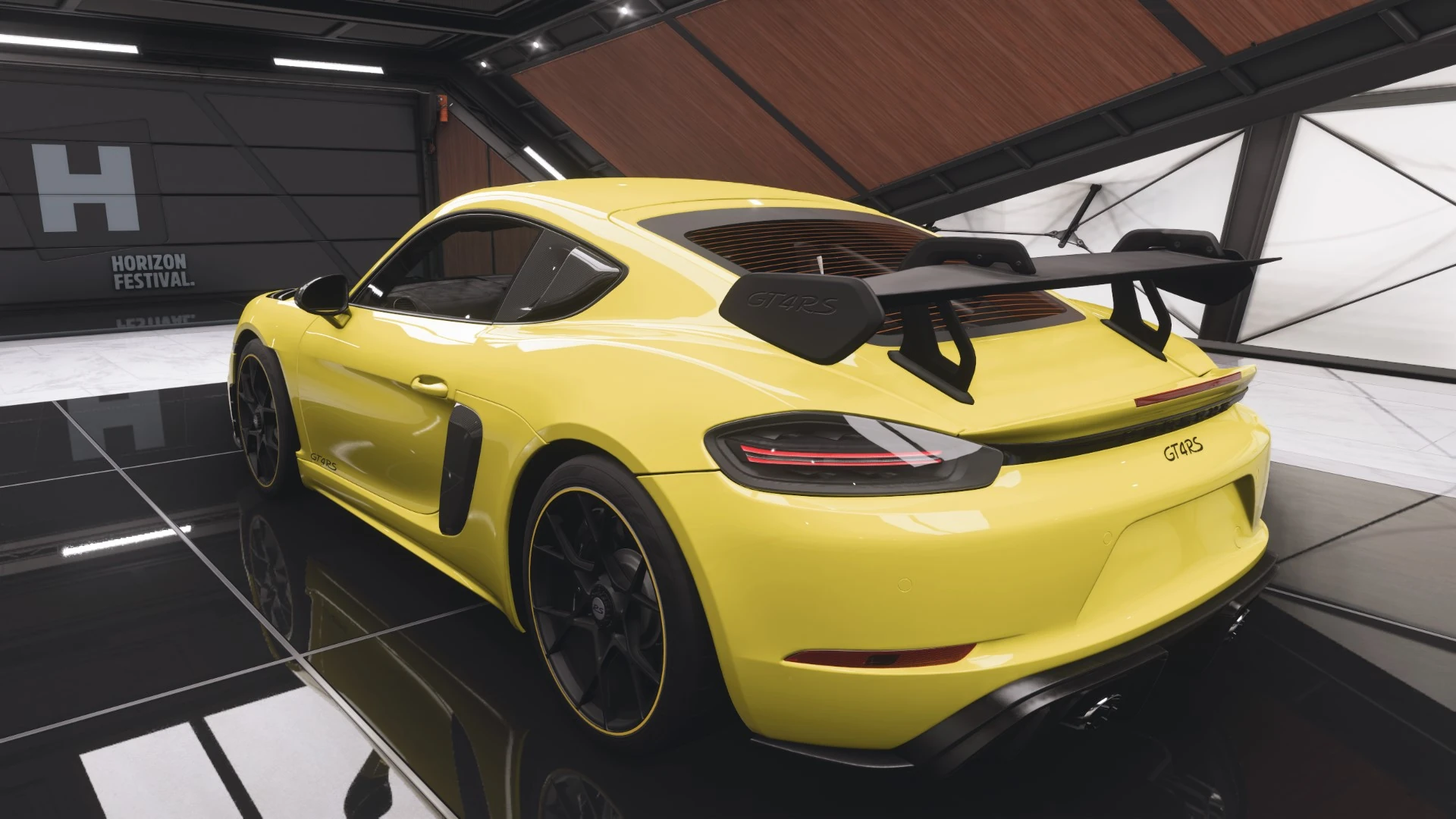 2022 Porsche 718 Cayman GT4 RS - Rear