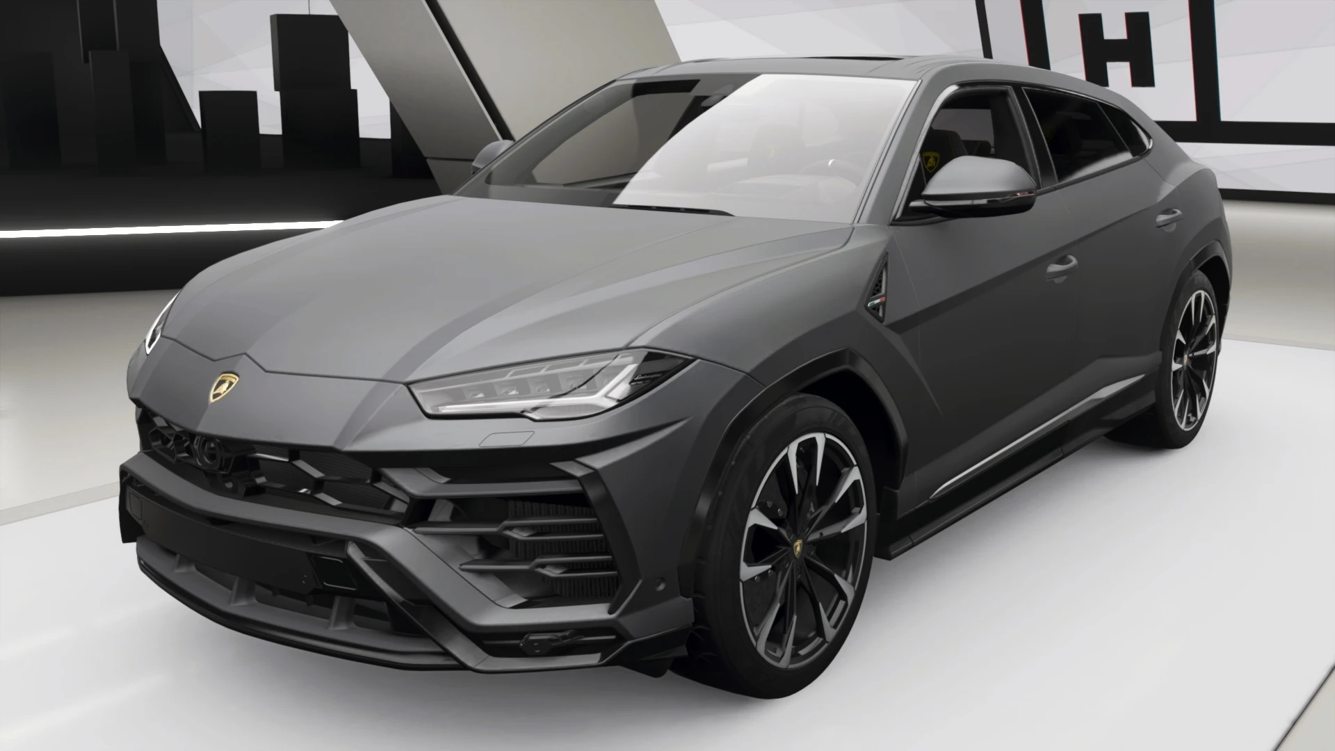 2019 Lamborghini Urus - Front