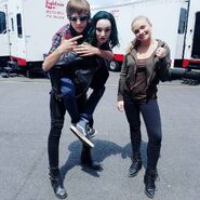 BTS 1x05 Boxed In Emma Dumont, Percy Hynes White, and Natalie Alyn Lind