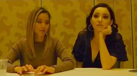 SDCC 2017 The Gifted - Jamie Chung "Blink" & Emma Dumont "Lorna"