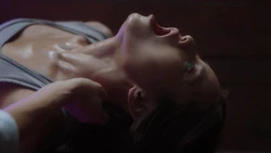 Clarice starts to convulse