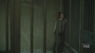 TG-Caps-1x08-threat-of-eXtinction-75-Chloe