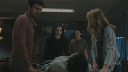 TG-Caps-1x08-threat-of-eXtinction-111-Eclipe-Polaris-Sage-Caitlin-Chloe