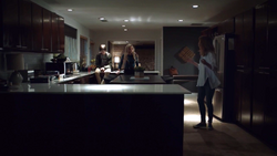 TG-Caps-1x01-eXposed-69-Andy-Lauren-Caitlin-Strucker-House