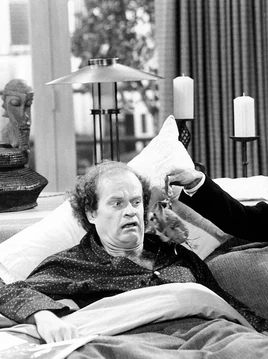 Stills-01x23-Frasier-Crane's-Day-Off-01-Frasier