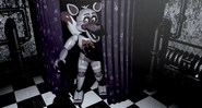 Funtime Foxy wychodzący ze swojej lokacji na kamerze 7.