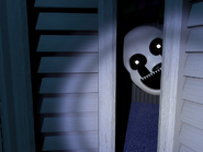 Nightmare Puppet w szafie