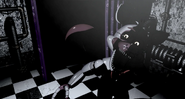 Funtime Foxy gotowy do ataku na kamerze 7,