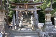 Lower entrance to Arasuna Jinji