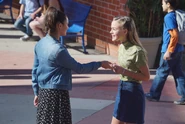 Nicole & Alison (2x15).jpg (520 KB)