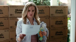 Honey realizes Louis went behind her back
