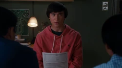 Emery is asked to work as a Christmas elf at the mall in order to help Eddie and Evan buy a nutcracker to replace the one they broke