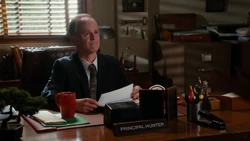 Principal Hunter (6x7)